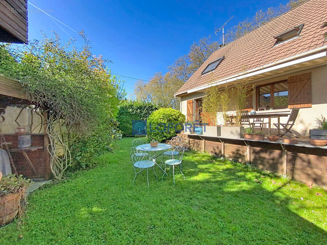 Maison à SAVIGNY-SUR-ORGE