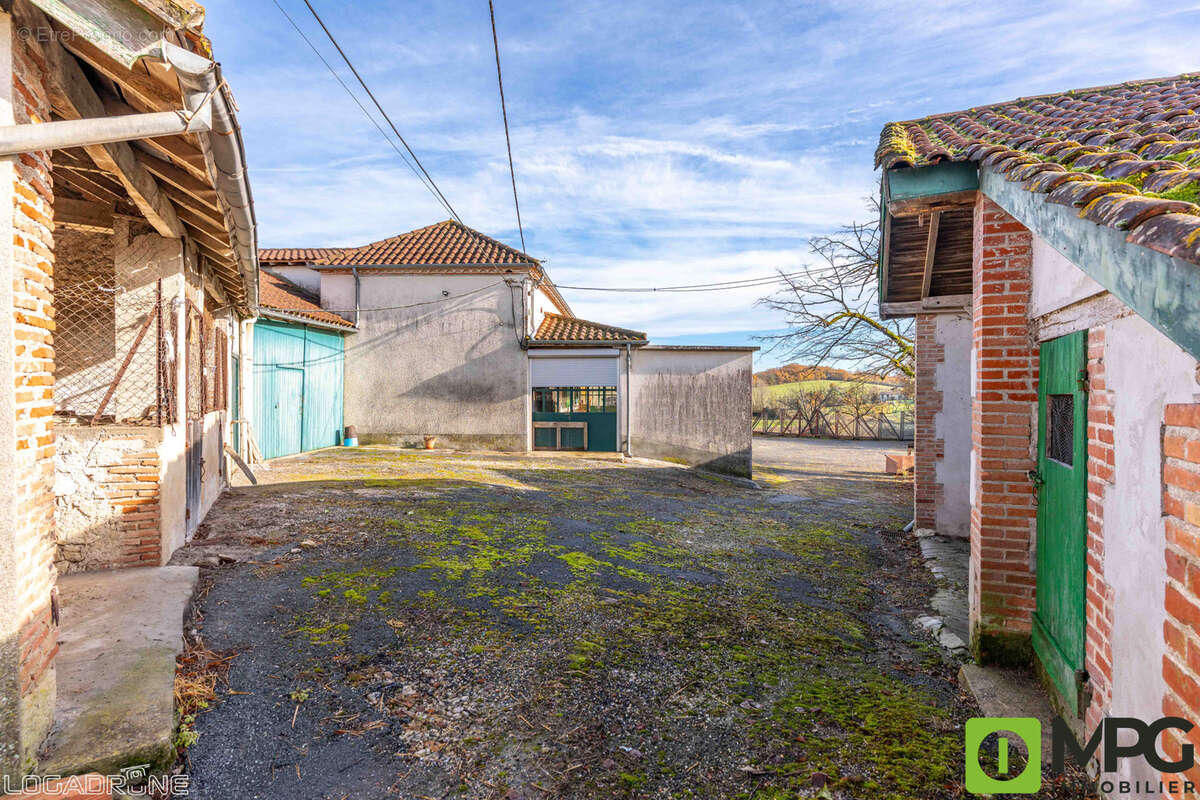 Maison à LA SAUVETAT-SUR-LEDE