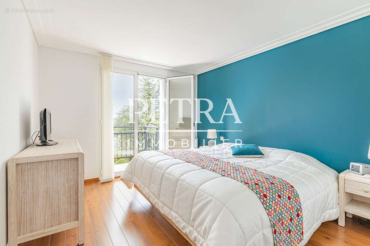 Maison à L'HAY-LES-ROSES