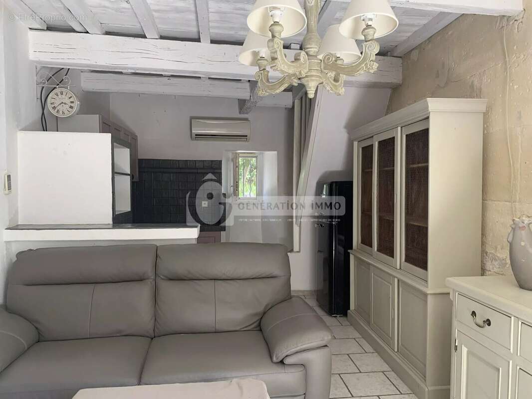 Maison à vendre dans le centre de Fontvieille - photo 2