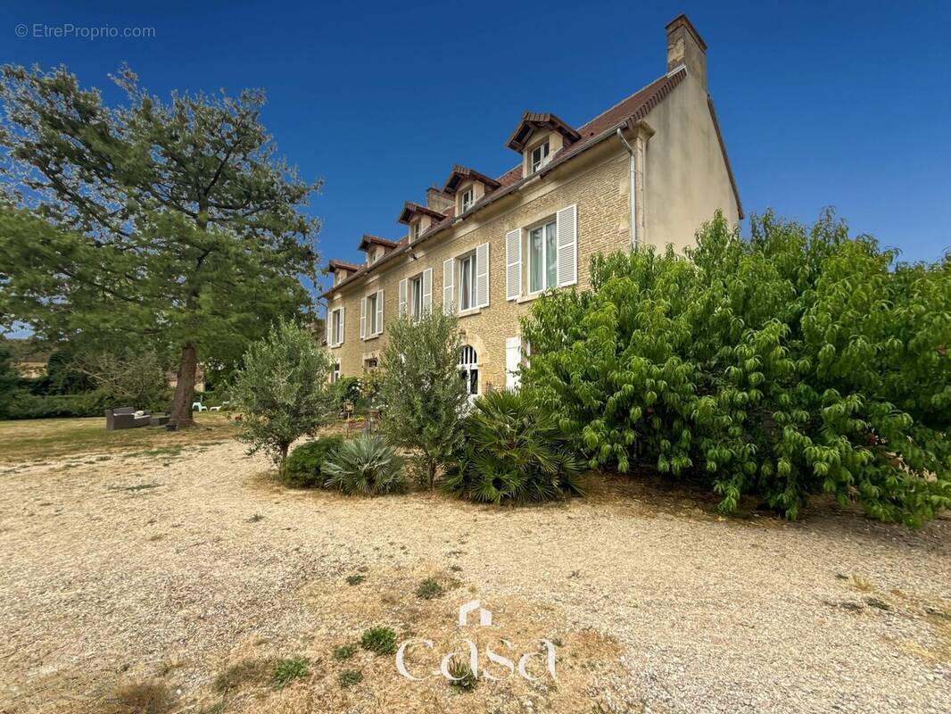 Maison à MORTEAUX-COULIBOEUF