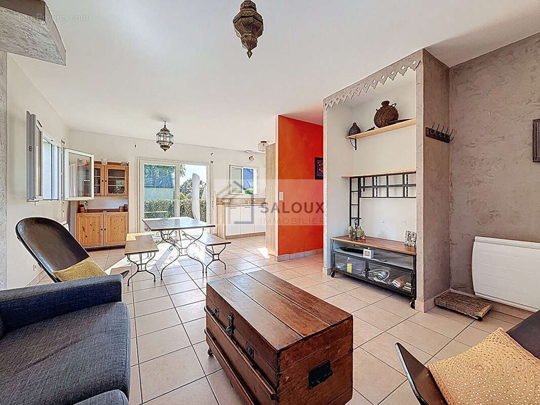 Maison à LA TRINITE-SURZUR