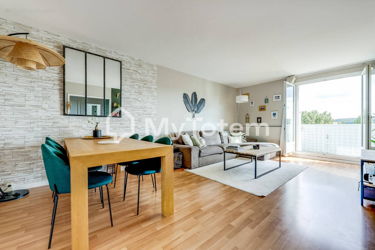 Appartement à LES CLAYES-SOUS-BOIS