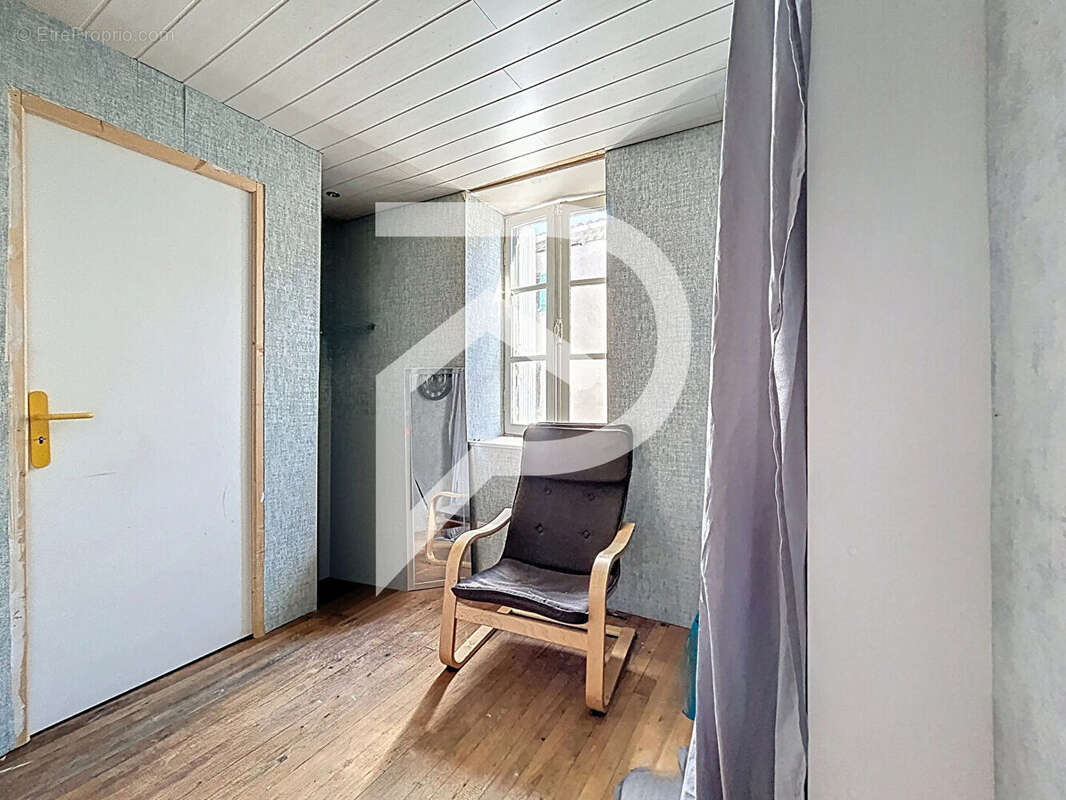 Maison à AIGUEFONDE