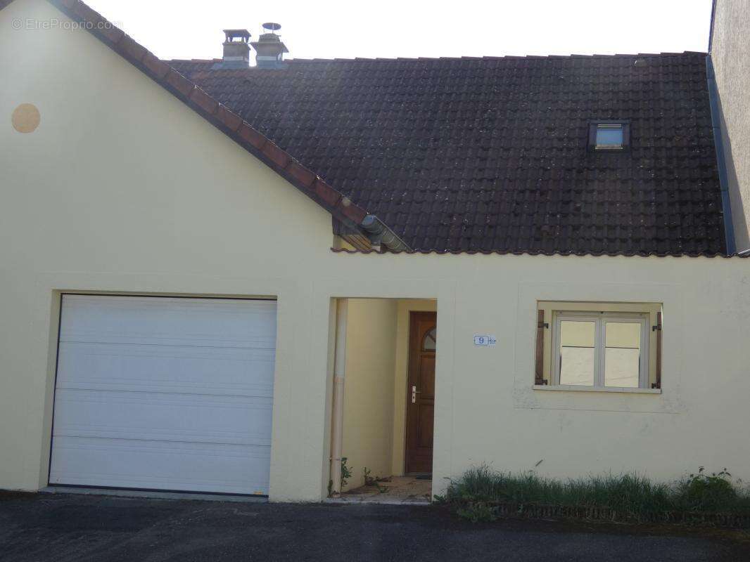 Maison à LAGNEY