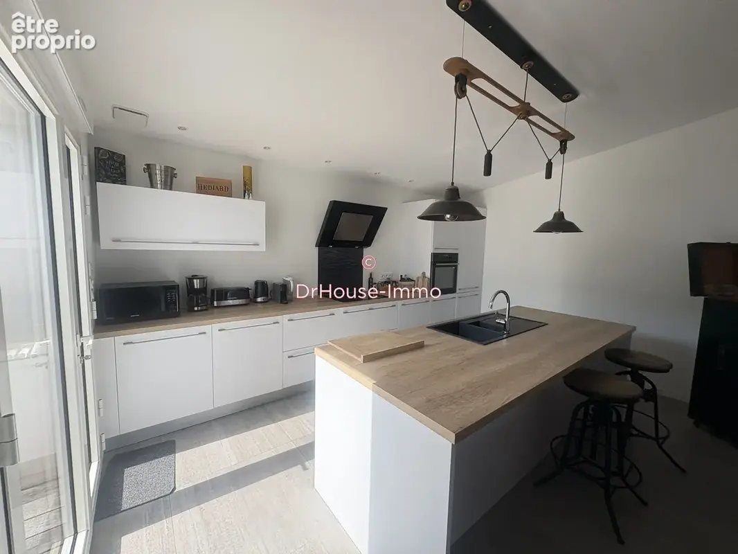 Maison 4 pièces 123 m² à vendre à La Flotte (17630) - photo 2