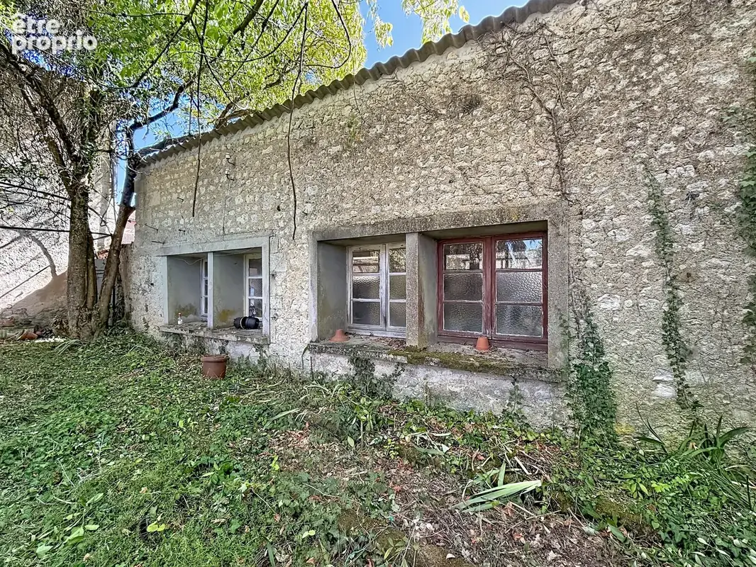 Belle maison de caractère à rénover proche commerces - photo 18