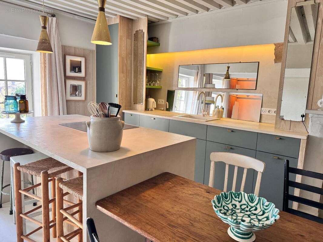   - Appartement à LYON-5E