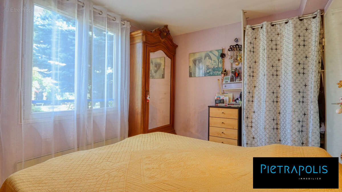 Chambre 1 - Maison à CHASSE-SUR-RHONE