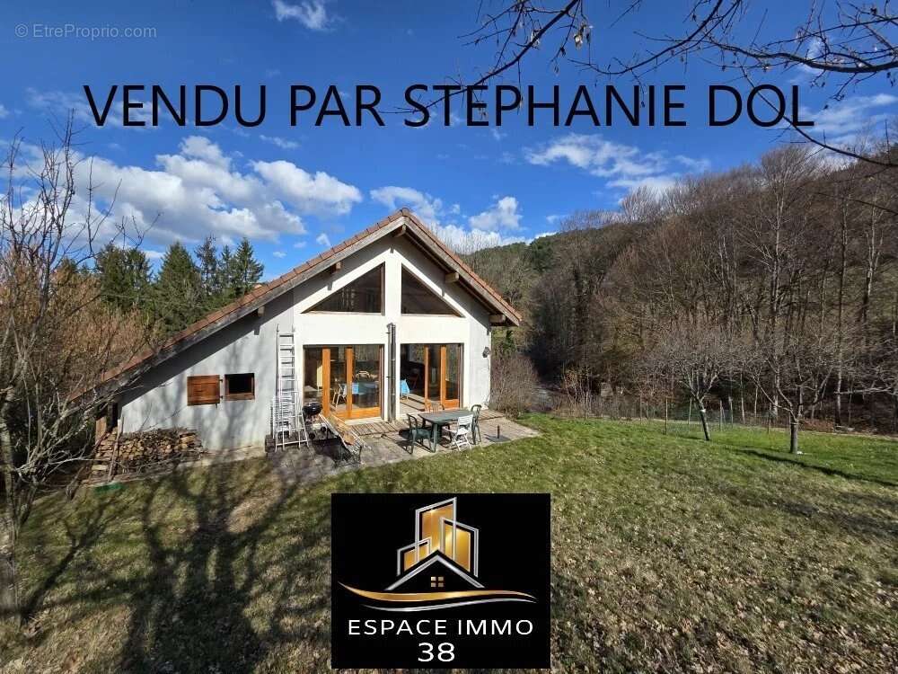 Maison à TREFFORT