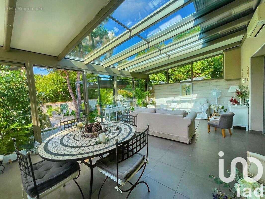 Maison 197 m² à Aytre  - photo 2