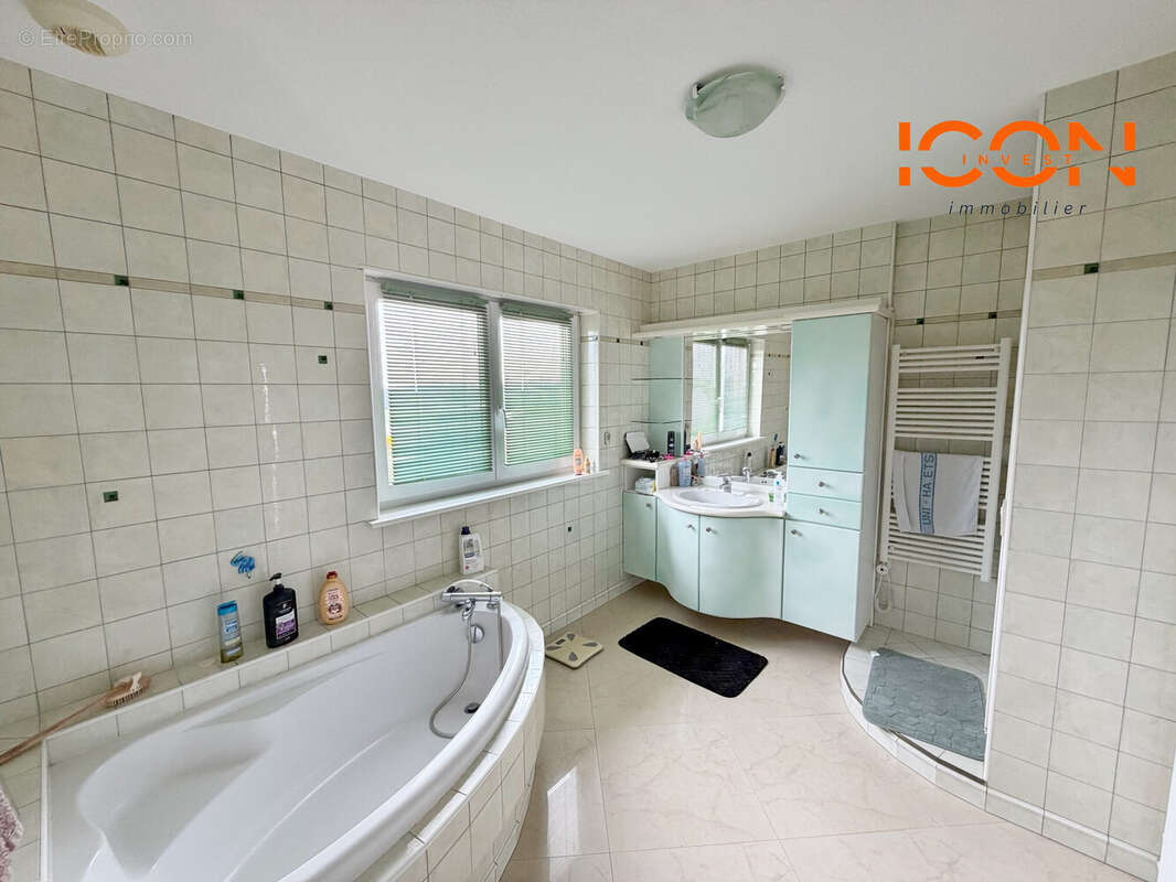 Maison à CUNELIERES