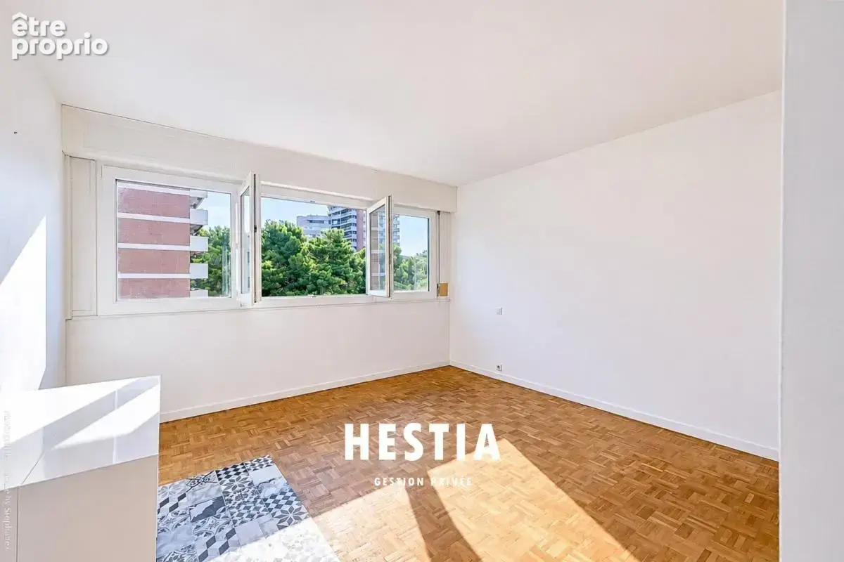 Marseille 6e – T4 lumineux de 95 m² avec terrasse – Le Méditerranée - photo 8
