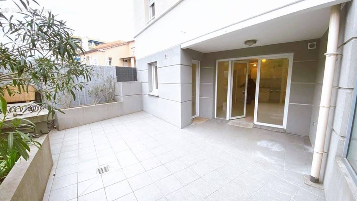 Appartement à MANDELIEU-LA-NAPOULE