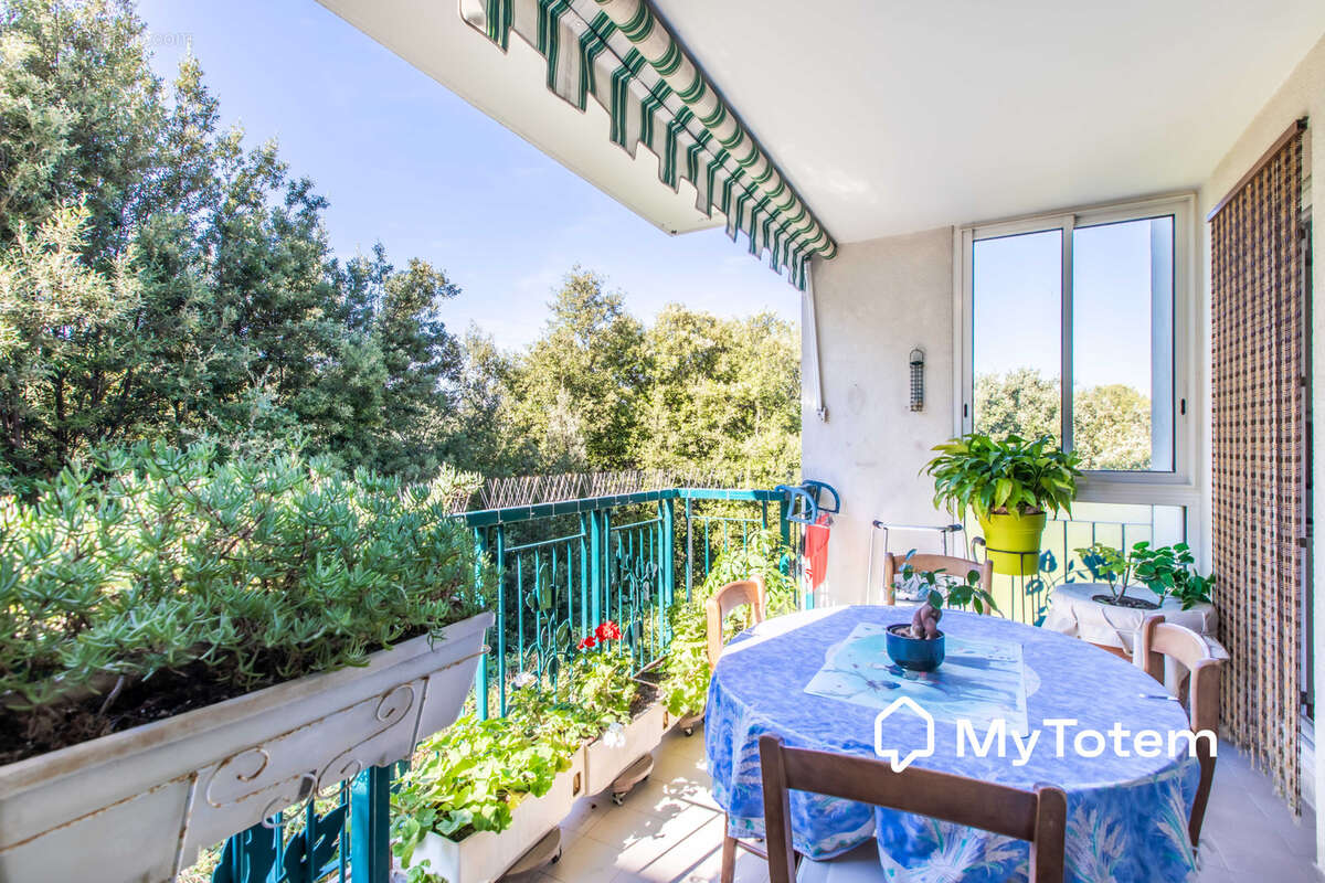 Appartement à SAINT-LAURENT-DU-VAR