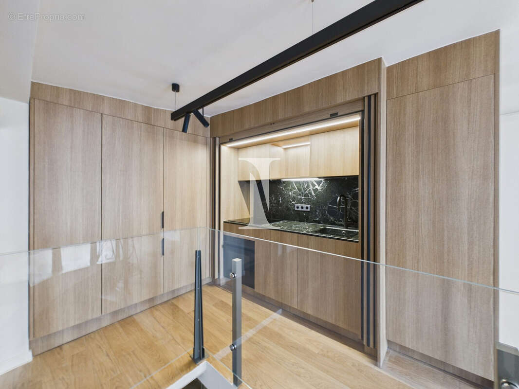 Appartement à PARIS-7E