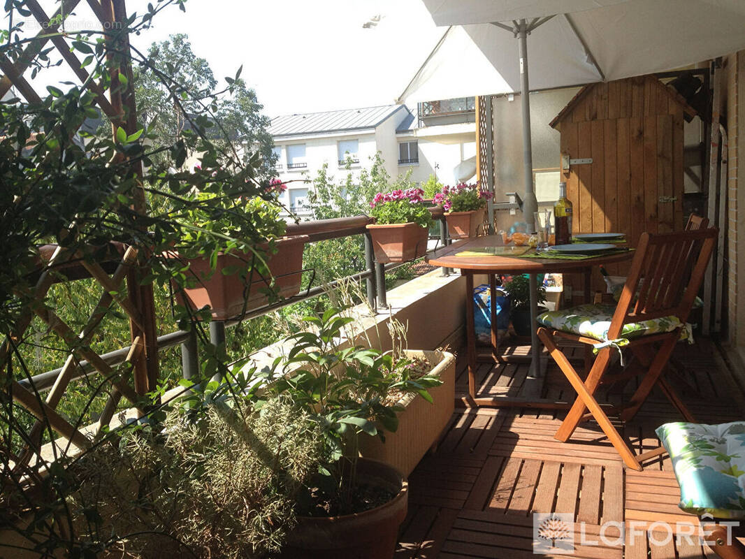 Appartement à LA GARENNE-COLOMBES