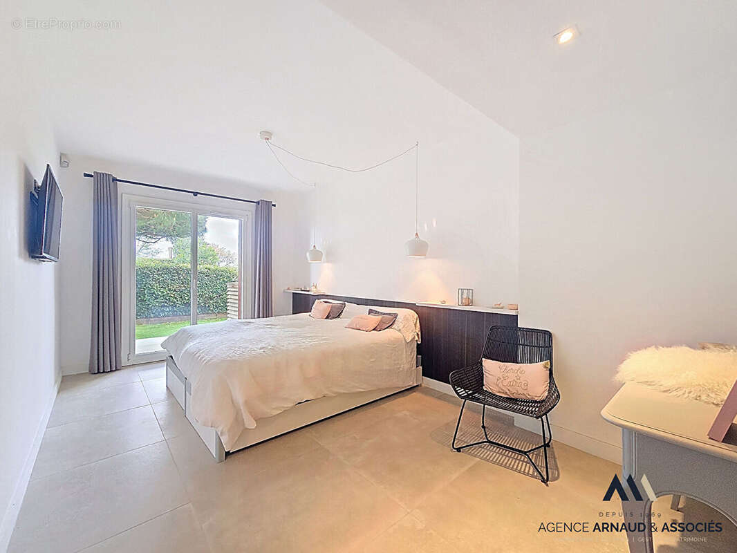 Appartement à SAINT-CYR-SUR-MER