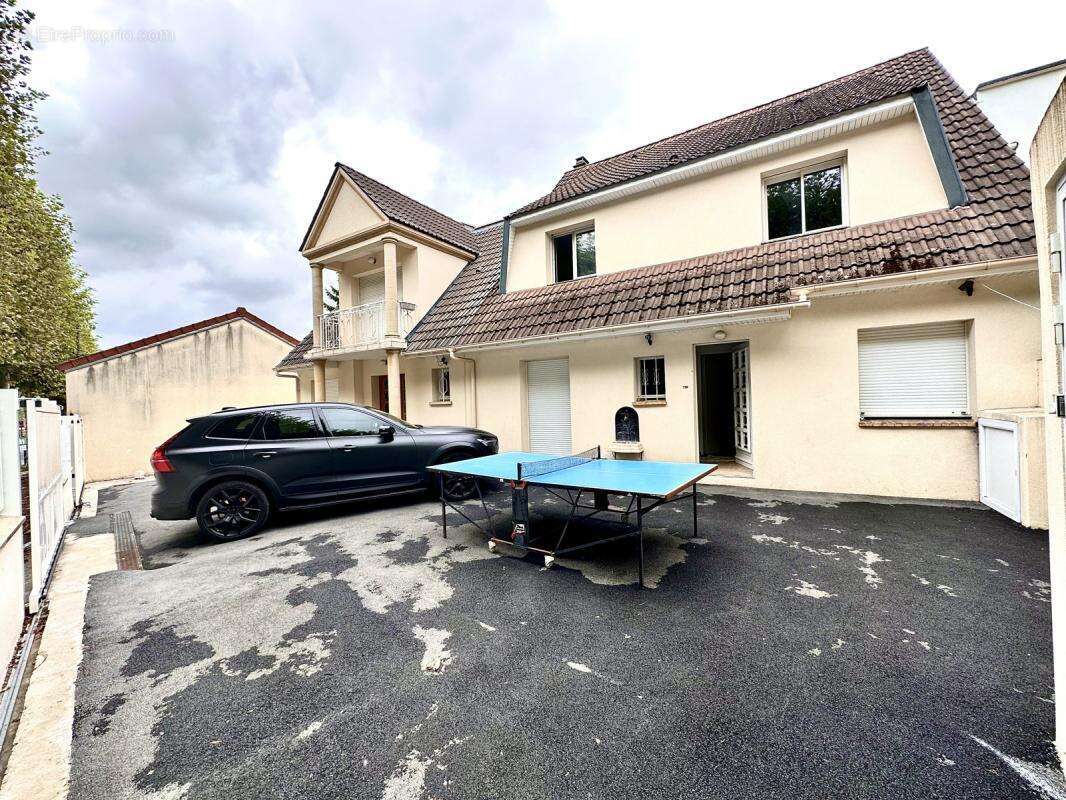 Appartement à FONTENAY-SOUS-BOIS