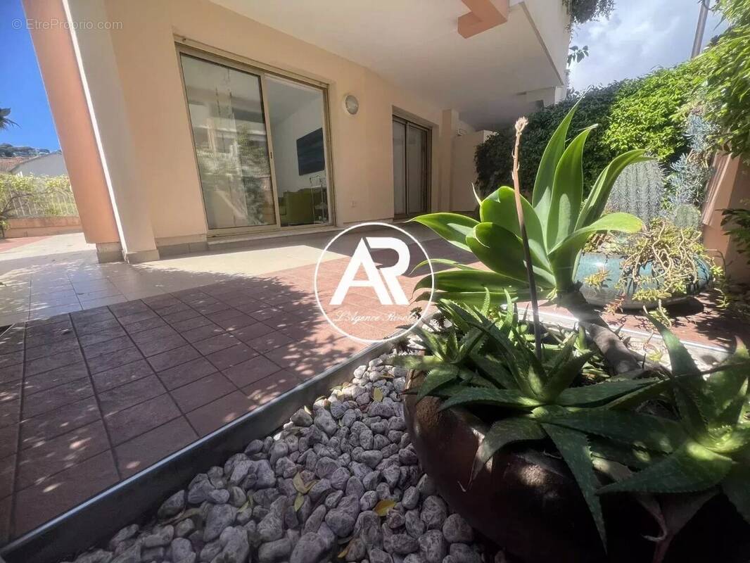 Appartement à ROQUEBRUNE-CAP-MARTIN