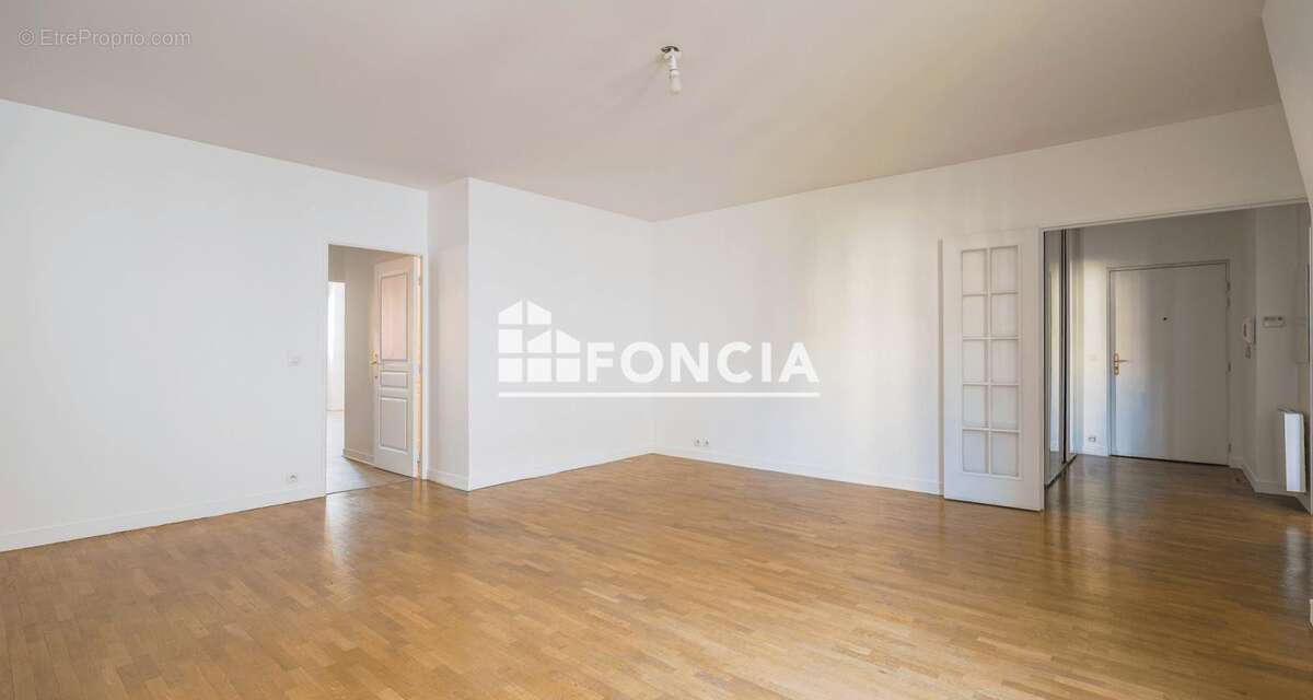 Appartement à LE PLESSIS-ROBINSON