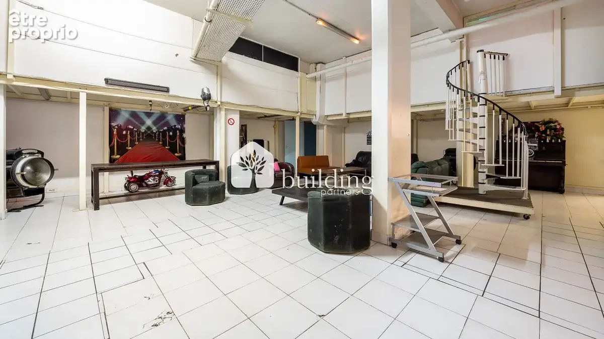 République Paris 11ème - Local commercial 829,24 m² - photo 5