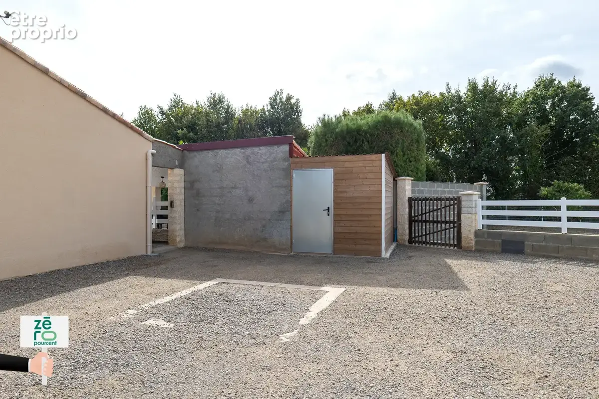 Maison familiale avec piscine sur près de 2 000 m2 à La Bretonnière-la-Claye - photo 25