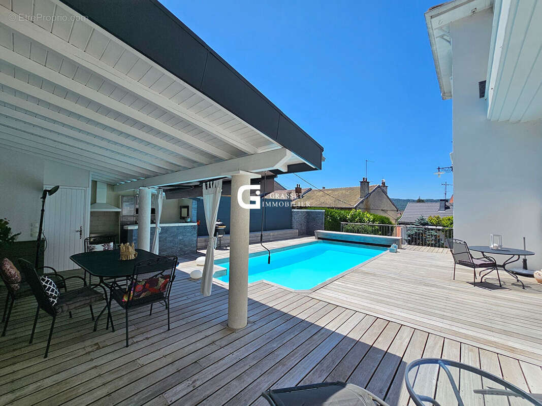 Maison à OYONNAX