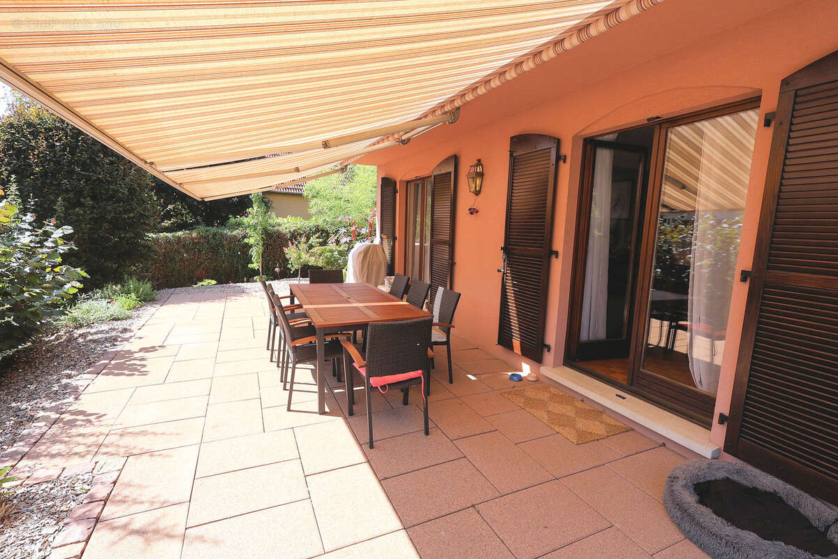 Blotzheim dans une impasse charmante maison de 115 m2 sur 5,29 ares de terrain - photo 2