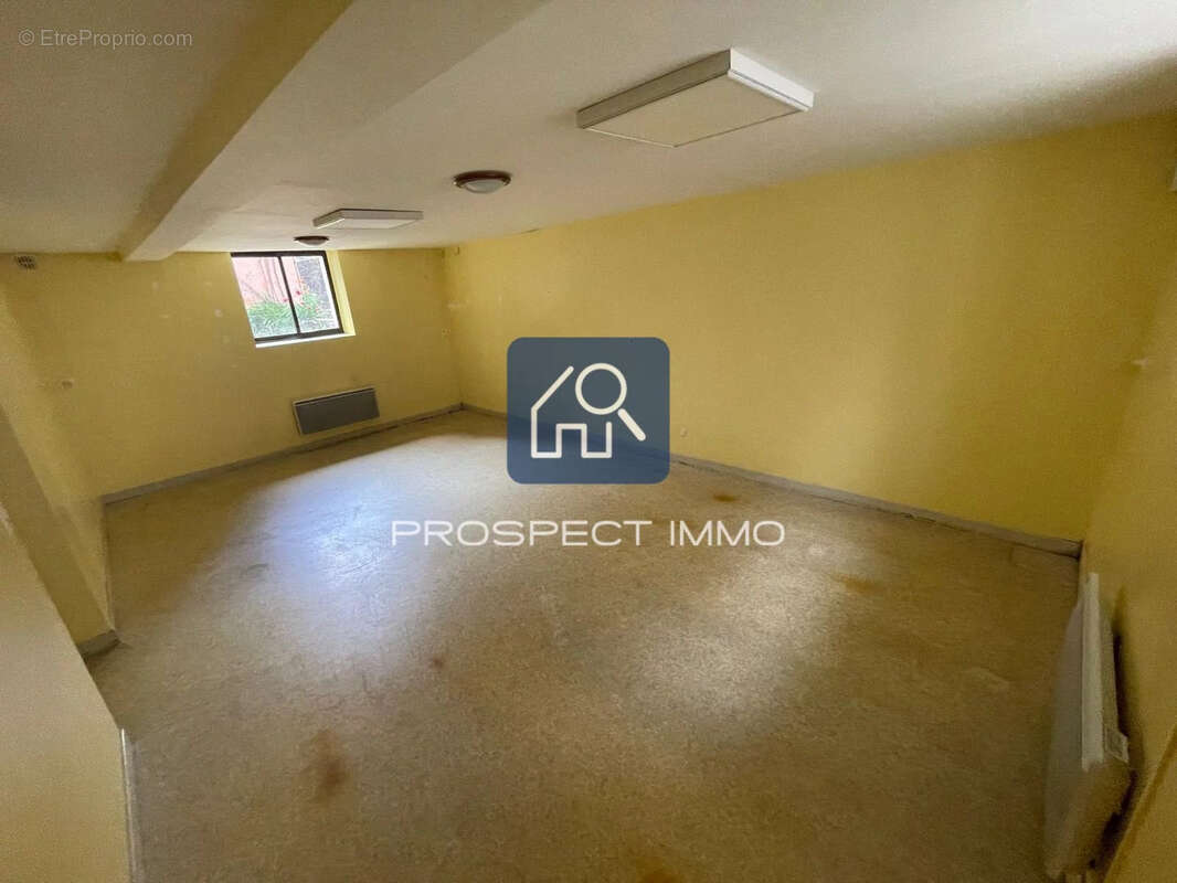 Commerce à SEVERAC-LE-CHATEAU