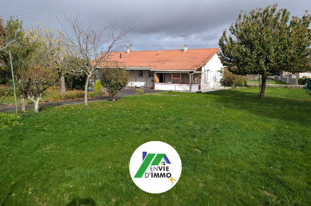 Maison à MAGNE