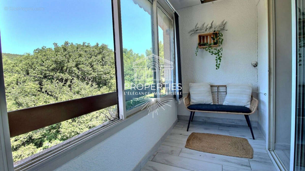 Appartement à BORMES-LES-MIMOSAS