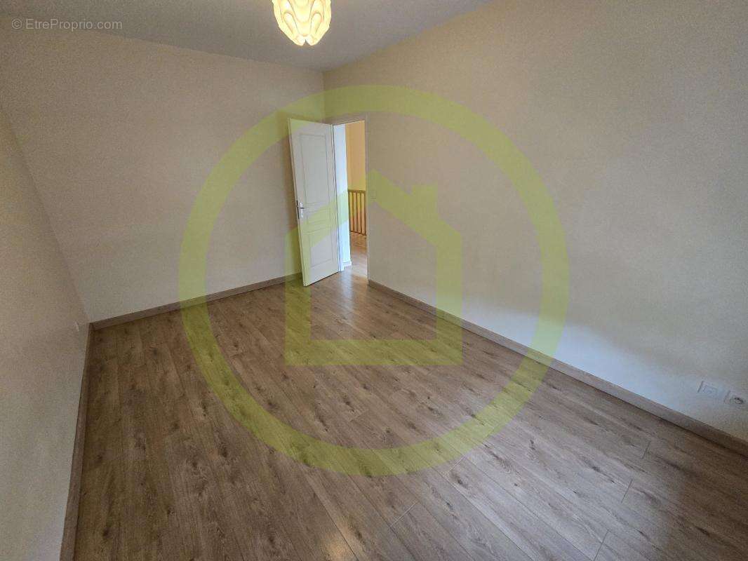 Appartement à SAINT-JEAN-DE-LA-RUELLE