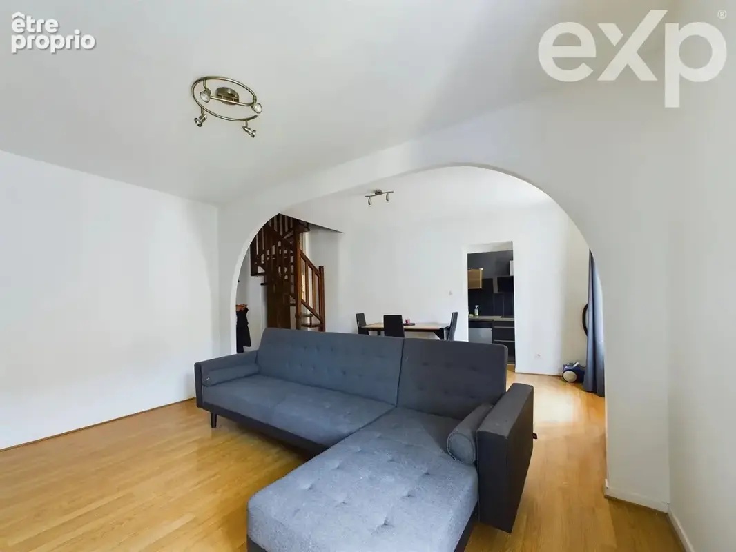 Appartement 84 m² à La Tour-Du-Pin  - photo 2