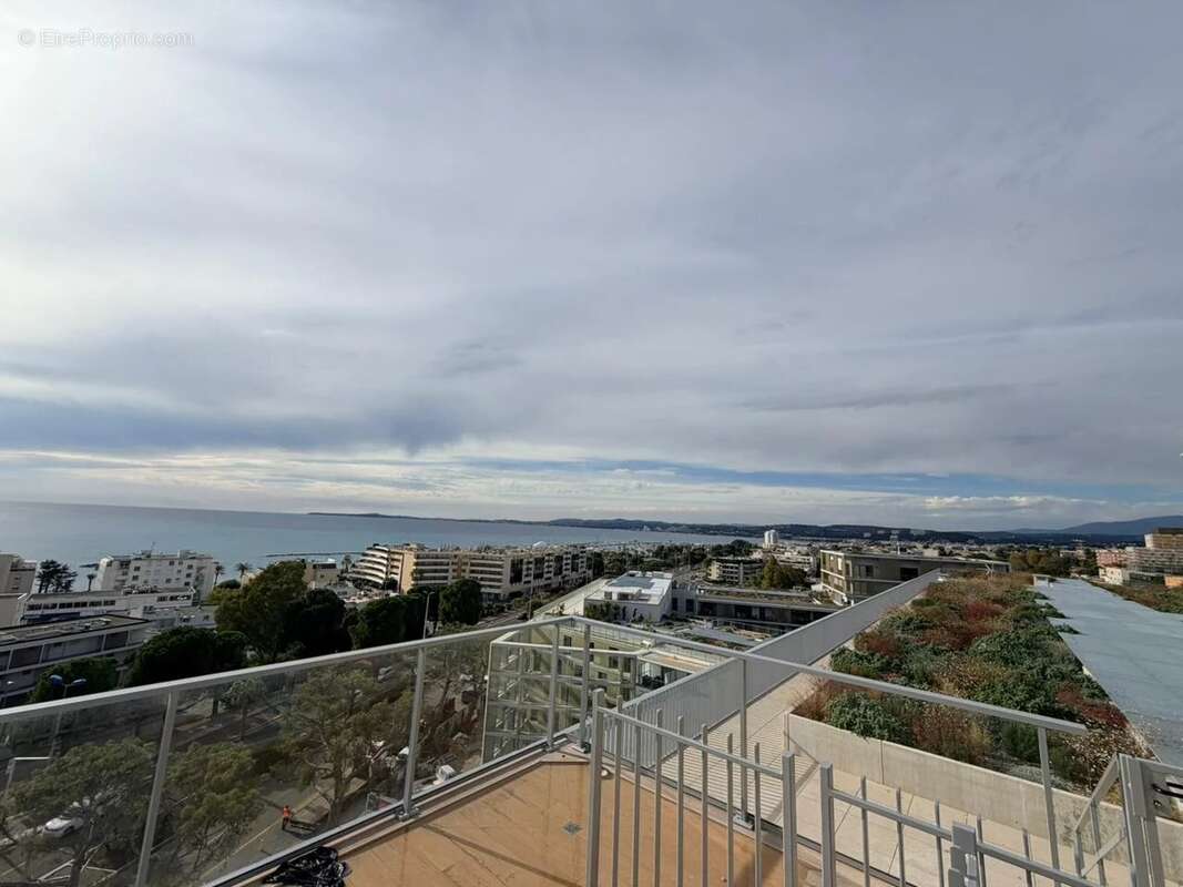 Appartement à SAINT-LAURENT-DU-VAR