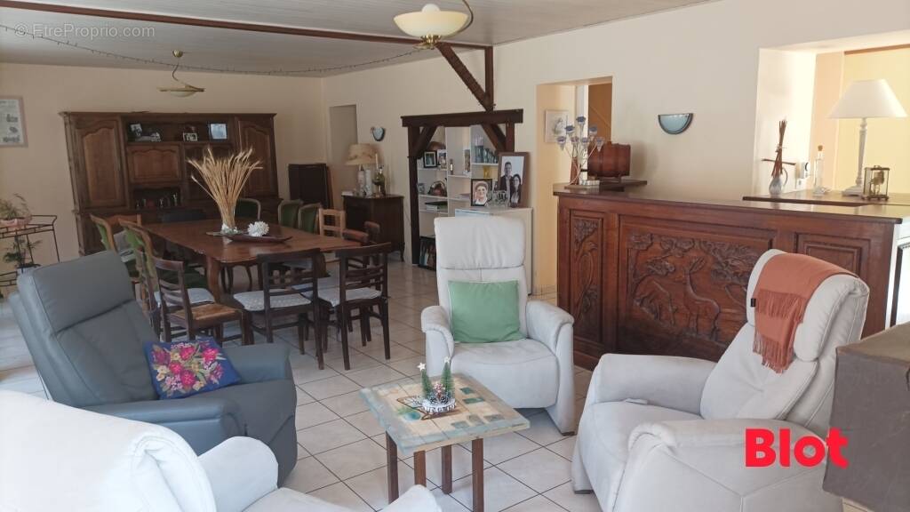 Maison 155 m² à Saint-Sulpice-La-Foret  - photo 2