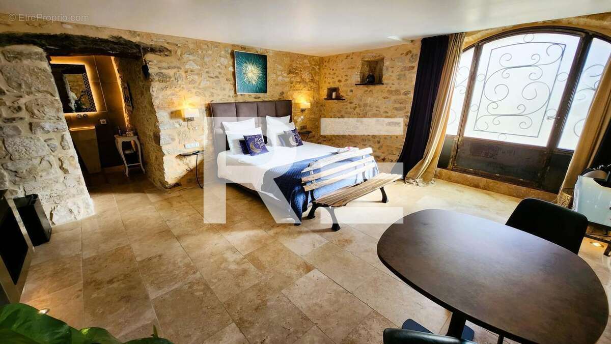 Maison à VEZENOBRES