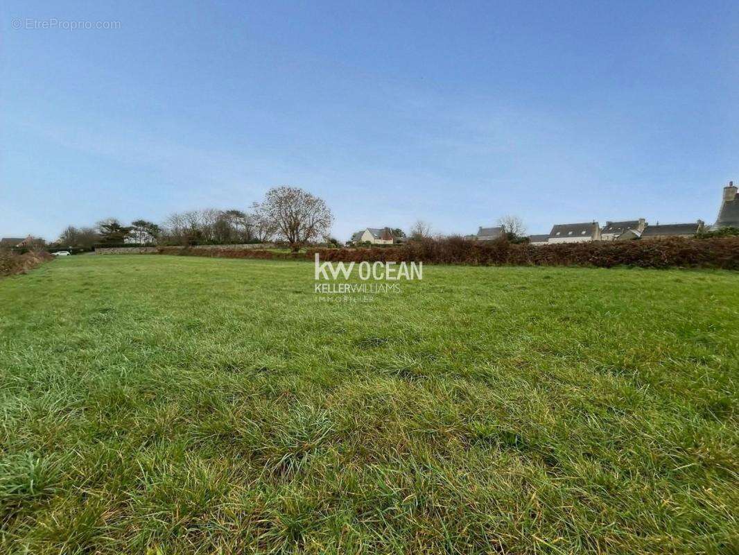 Terrain à PLOUHINEC