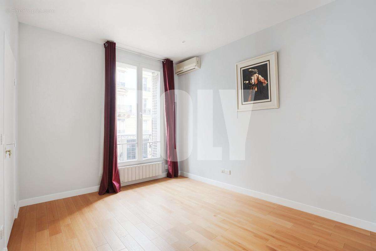 Appartement à PARIS-3E