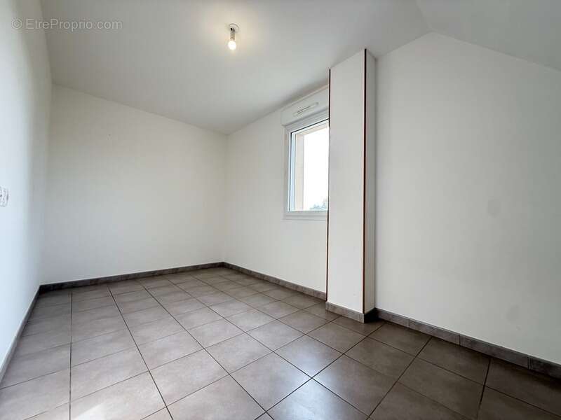 Maison à MESLAY-DU-MAINE