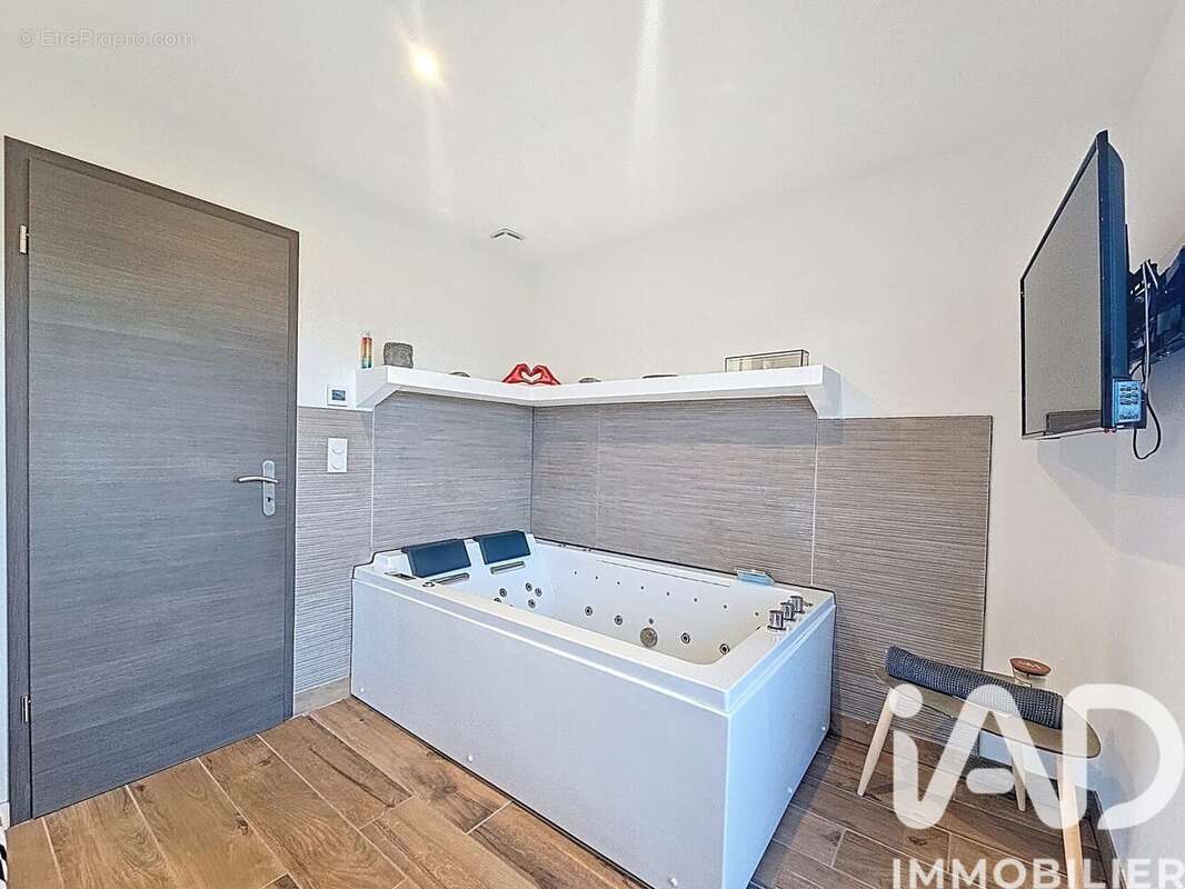 Appartement 90 m² à Saint-Laurent  - photo 8
