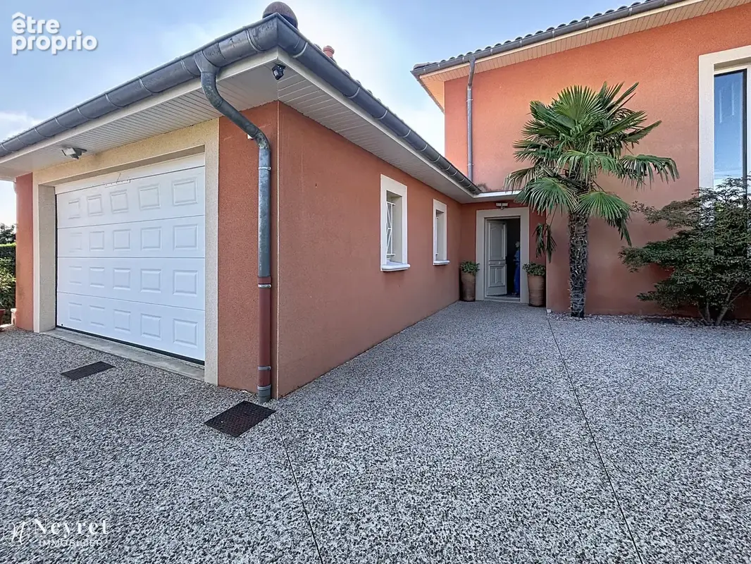 RARE CHARLY   Villa d’exception avec piscine chauffée   220 m2   Terrain 1 031 m2 Lotissement Tabéllio - photo 13