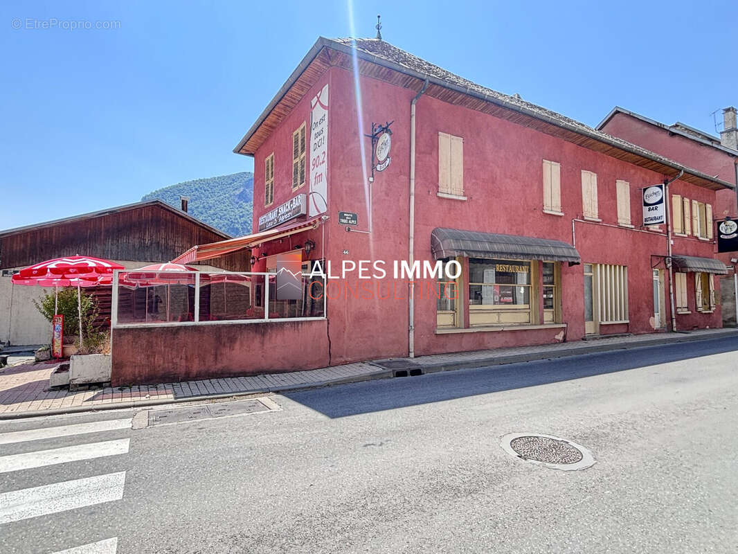 400 m² à Remollon  - photo 5