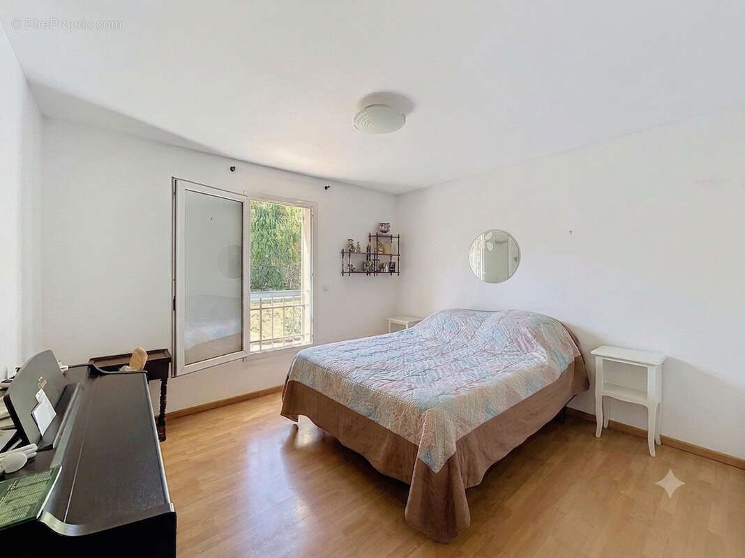 Maison Plan De Cuques 5 pièce(s) 105 m2 - photo 6