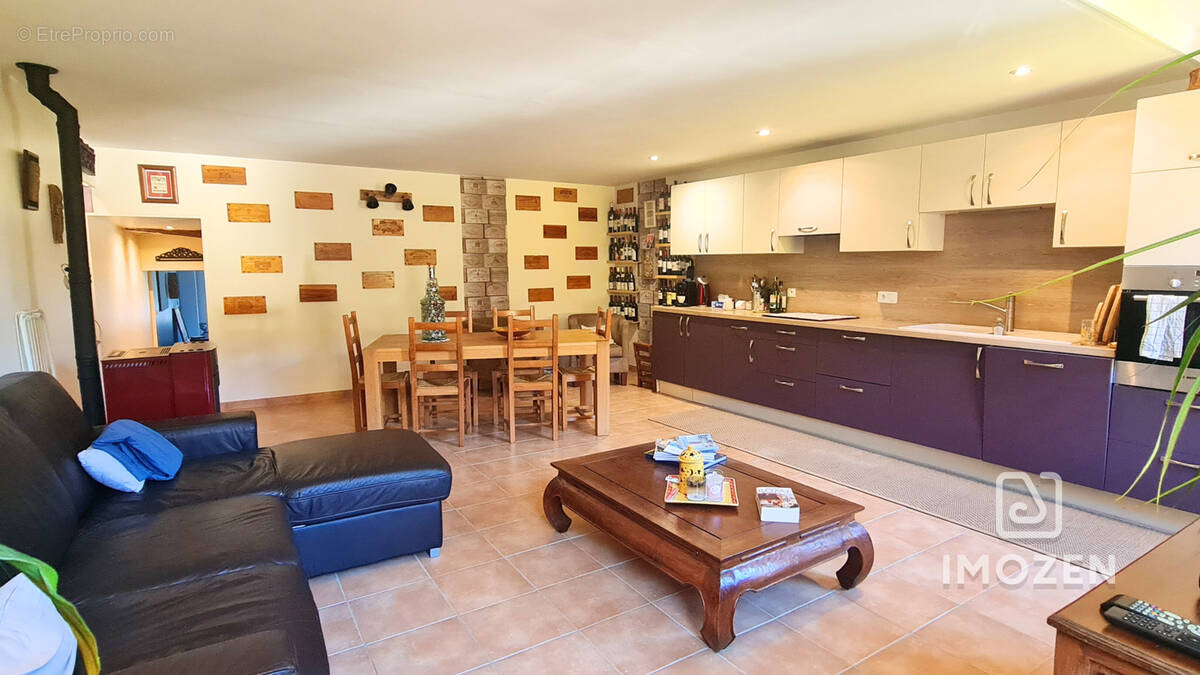 Appartement à LA ROQUEBRUSSANNE