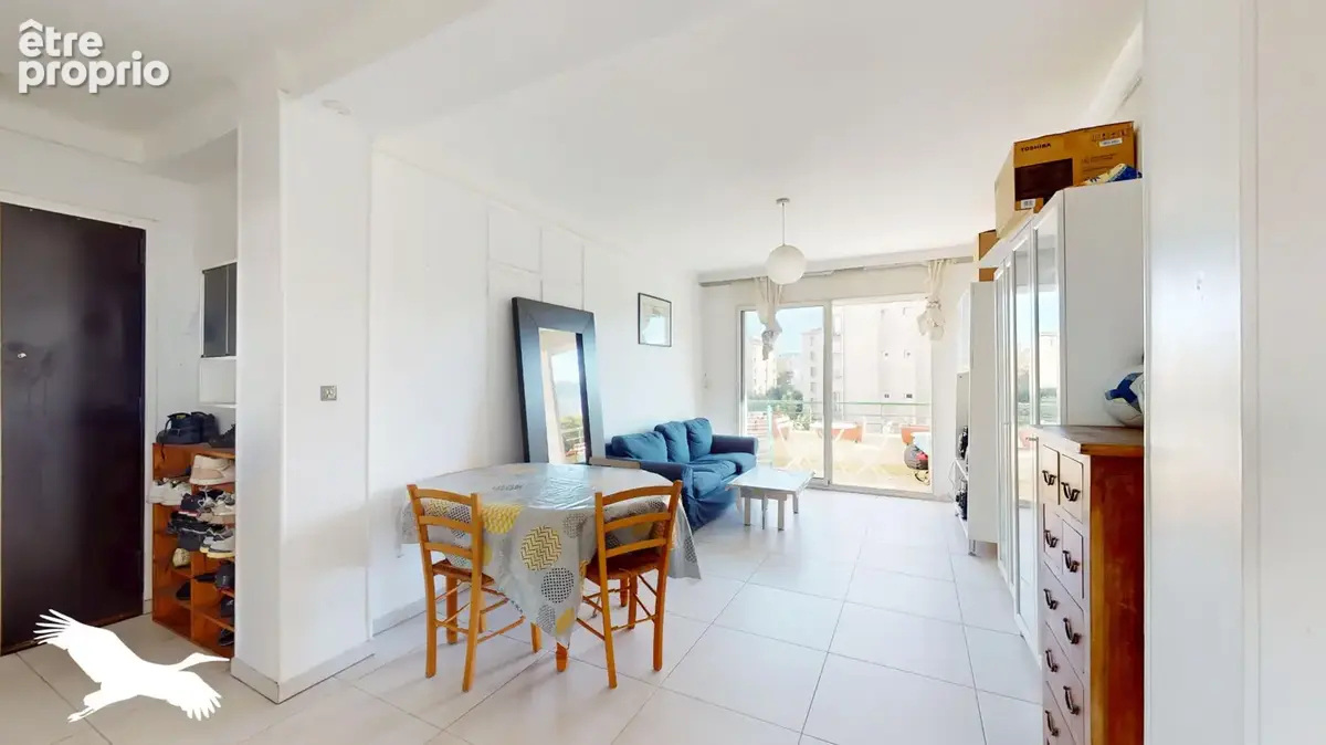 Jamy - À Vendre - T4 de 70m2 avec balcon - résidence Square Michelet - secteur Vélodrome 13009 à coté du tramway et métro + BOX  - photo 2