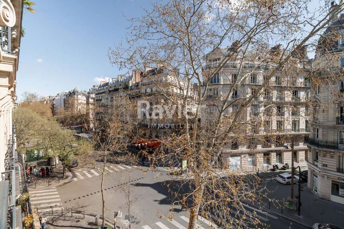 Appartement à PARIS-17E