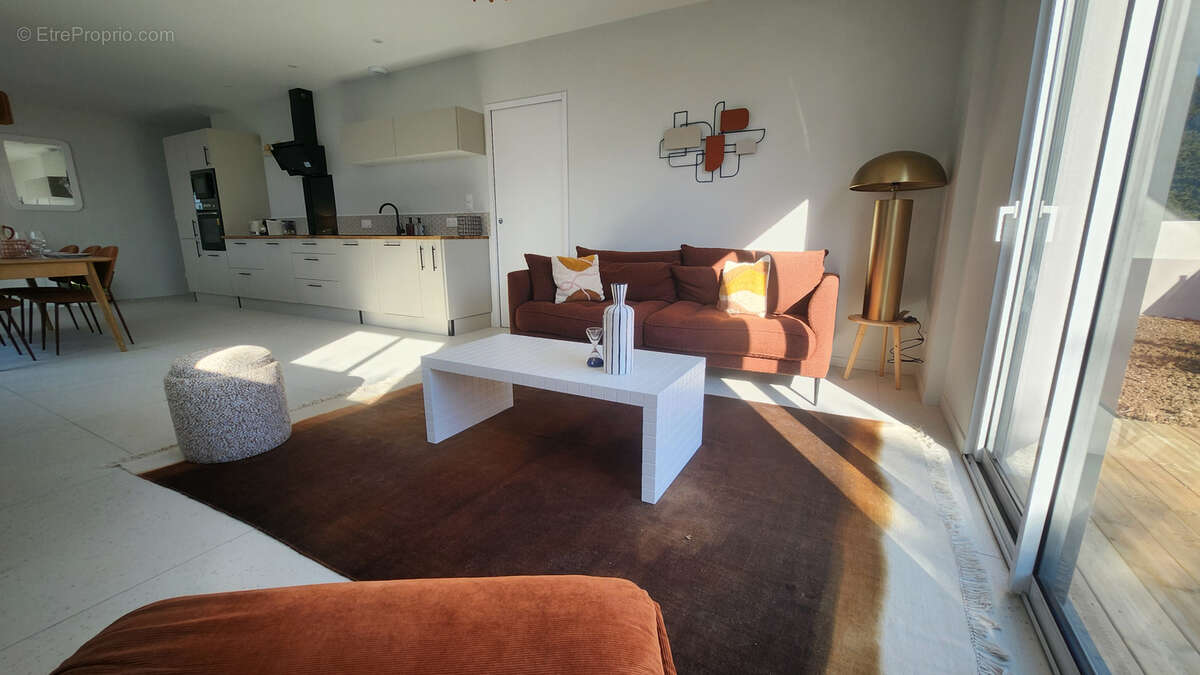 Maison à VAUX-SUR-MER