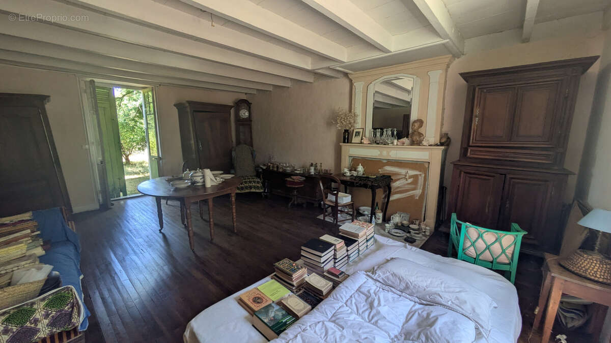 Maison à renover - 3 chambres - granzay gript - photo 9
