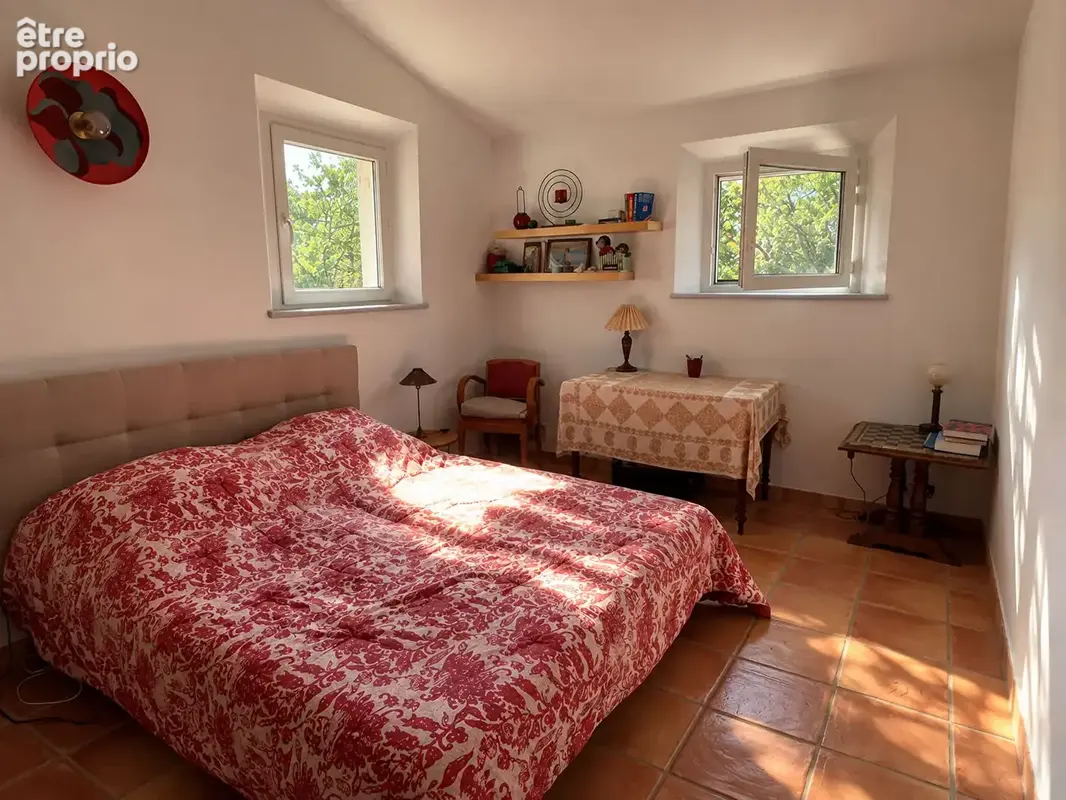 Grasse - Propriété de 251 m² avec piscine sur 1,2 hectare - photo 5